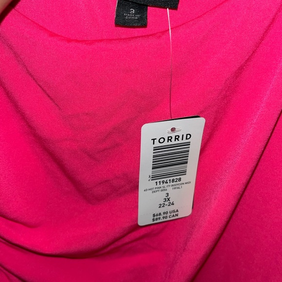 Dresses & Skirts - Torrid Hot Pink body con dress - New with Tags size 3
